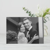 Moderne Typografie Eenvoudige Elegante Trouwfoto Bedankkaart (Staand voorkant)