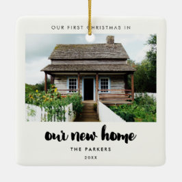 Moderne typografie Eerste Kerstmis in ons nieuwe h Keramisch Ornament