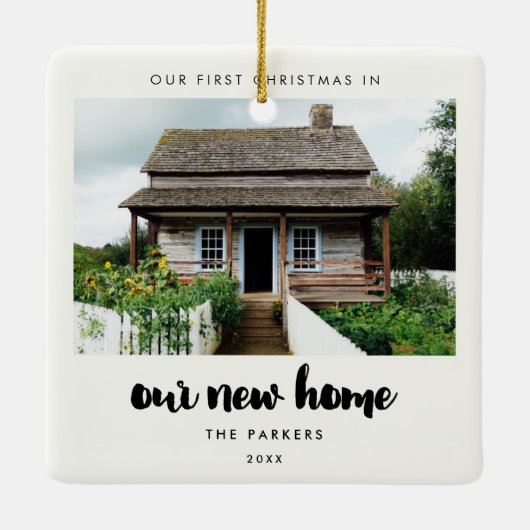 Moderne typografie Eerste Kerstmis in ons nieuwe h Keramisch Ornament (Achterkant)