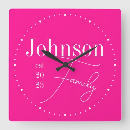 Moderne Typografie Familie Hot Pink Vierkante Klok (Voorkant)