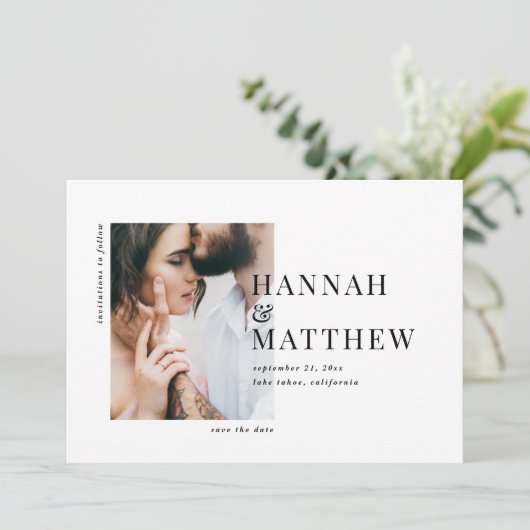 Moderne typografie foto bruiloft save the date (Staand voorkant)