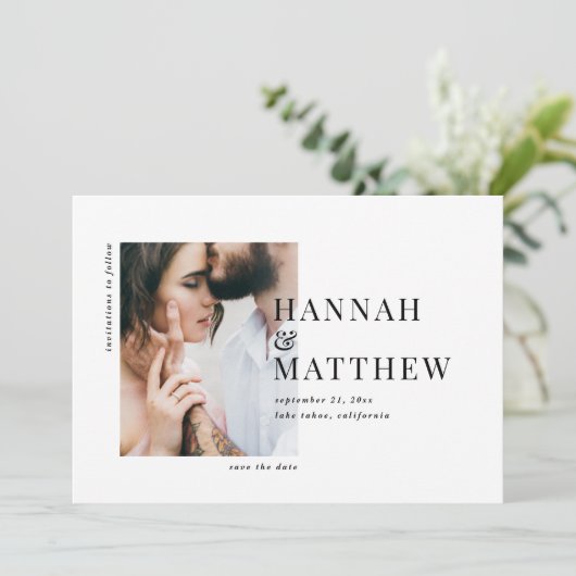 Moderne typografie foto bruiloft save the date (Staand voorkant)