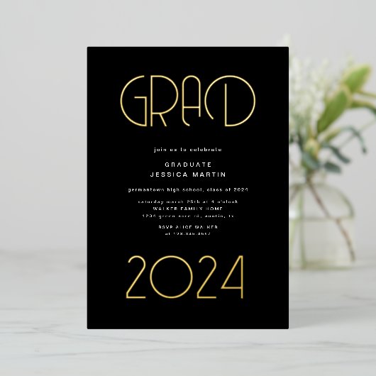 Moderne Typografie Foto Graduation Party Folie Uitnodiging (Staand Voorkant)