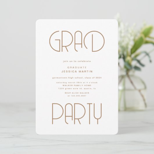 Moderne Typografie Foto Graduation Party Uitnodige Kaart (Staand voorkant)