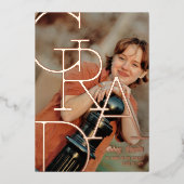 Moderne Typografie Foto Roos Gold Graduparty Folie Uitnodiging (Voorkant)