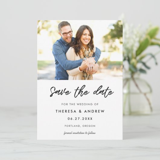 Moderne typografie foto save the date (Staand voorkant)