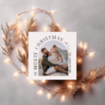Moderne typografie fotocollage Kerstmis Feestdagenkaart<br><div class="desc">Moderne minimalistische grafische abstracte vorm fotocollage kerstkaart. Vet op trend design. Onderdeel van een vakantie collectie.</div>