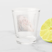 Moderne Typografie Fotografie Memorial Shot Glas (Achterkant)