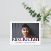 Moderne Typografie Fotooverlay Graduparty Aankondigingskaart (Staand voorkant)