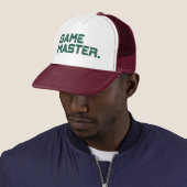 Moderne Typografie Game Master Heren Trucker Pet (In situ)