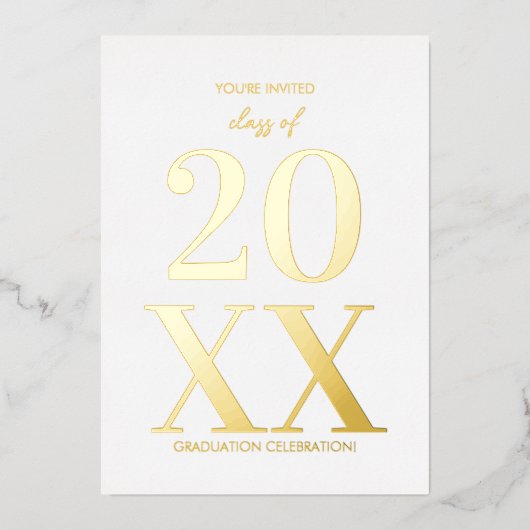 Moderne typografie Graduation Party Invitation Folie Uitnodiging (Voorkant)