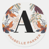 Moderne typografie Herfstbladeren Naam Monogram  Ronde Sticker (Voorkant)