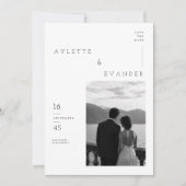 Moderne typografie Huwelijk Save The Date kaart. (Voorkant)