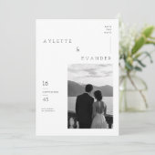 Moderne typografie Huwelijk Save The Date kaart. (Staand voorkant)