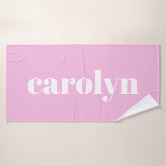 Moderne typografie in roze gepersonaliseerde naam badhanddoek (Badhanddoek)