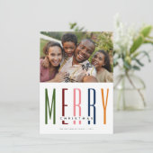 Moderne Typografie 'MERRY' Kerstfoto Feestdagenkaart (Staand voorkant)