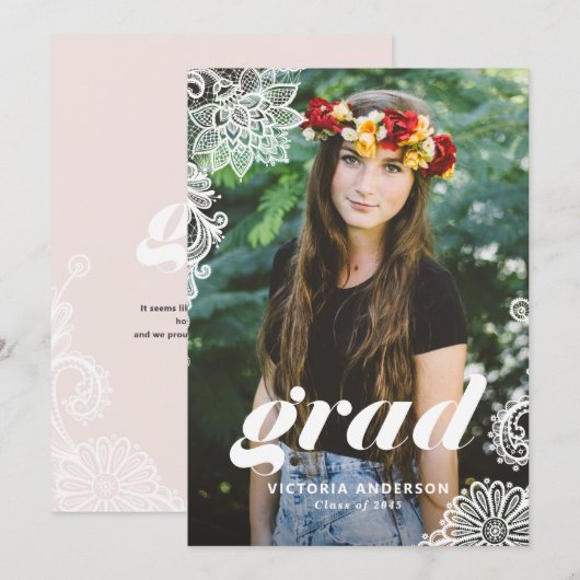 Moderne Typografie met Lace Photo Graduation Party Kaart (Voorkant / Achterkant)