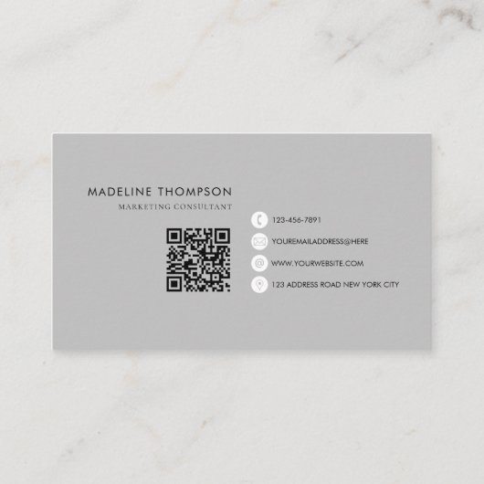 Moderne Typografie Monogram Lichtgrijs QR-code Visitekaartje (Achterkant)