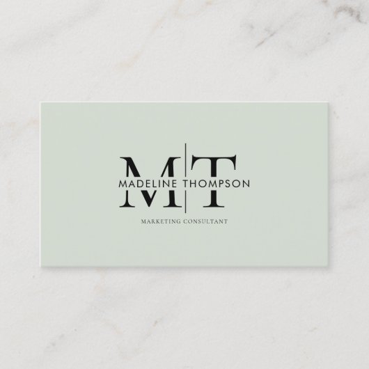 Moderne Typografie Monogram Sage Groene QR-code Visitekaartje (Voorkant)