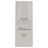 Moderne typografie Mr en Mrs bruiloft Wijn Cadeautas (Voorkant)