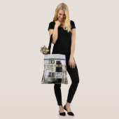Moderne typografie ontwerp tote bag (Op model)