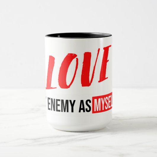 Moderne typografie ontworpen "Love My Enemy"-zinne Mok (Midden)