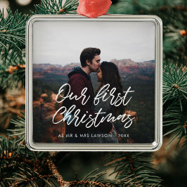 Moderne typografie Onze eerste kerstpaar foto Metalen Ornament