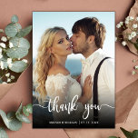 Moderne Typografie Overlay Script Foto Bruiloft Bedankkaart<br><div class="desc">Moderne Elegante Eenvoudige Hand Lettered Wedding Photo Dank u kaart. Moderne stijlvolle bruiloft dank u briefkaart sjabloon met een volledige verticale foto op de voorkant met de overlay tekst "Thank You" in een met de hand geletterde typografie script lettertype in wit op het afbeelding. Personaliseer de aangepaste naam en bedank...</div>