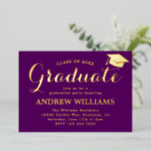Moderne Typografie Paarse Graduation Party Folie Uitnodiging (Staand Voorkant)