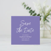 Moderne typografie - Paarse Perinwinkle Save The Date (Staand voorkant)