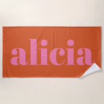 Moderne Typografie Persoonlijke naam | Roze Sinaas Strandlaken<br><div class="desc">Moderne Typografie Persoonlijke naam | Roze Oranje keuken</div>