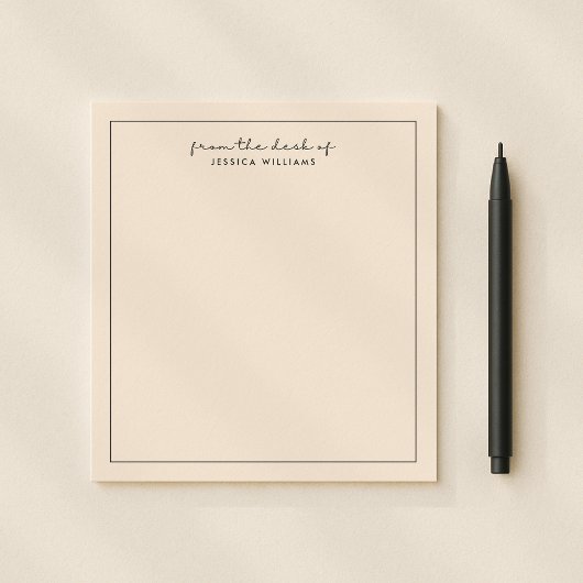 Moderne typografie, roze van het bureau van notiti notitieblok