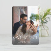 Moderne Typografie Sage Foto QR Code Bruiloft Save The Date (Staand voorkant)