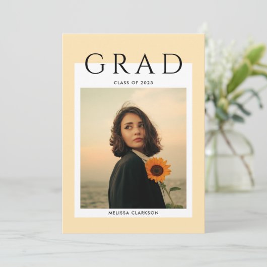 Moderne typografie Script Crème Foto Afstuderen Kaart (Staand voorkant)