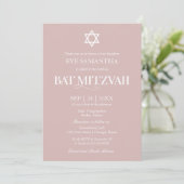Moderne typografie Stof roze Bat Mitzvah Kaart (Staand voorkant)
