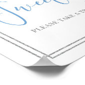 Moderne typografie stoffige blauwe liefde is zoet  poster (Hoek)