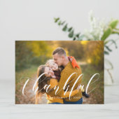 Moderne Typografie Thanksgiving Foto Feestdagenkaart (Staand voorkant)