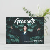 Moderne Typografie Trendy Boys Foto Afstuderen Aankondiging (Staand voorkant)