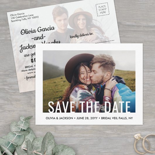 Moderne Typografie Twee Foto Wedding Save the Date Aankondigingskaart