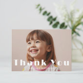 Moderne typografie voor kinderverjaardag met foto- bedankkaart (Staand voorkant)