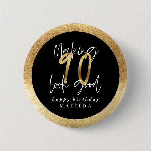 Moderne typografie zwart en goud 90ste verjaardag ronde button 5,7 cm (Voorkant)