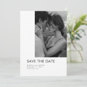 Moderne typografie Zwart-wit foto Bruiloft Save The Date (Staand voorkant)