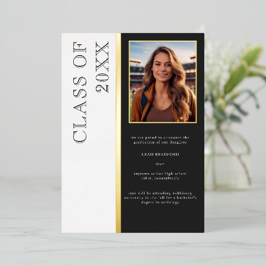 Moderne Typografie Zwarte Foto Afstudeerder Aankon Folie Uitnodiging (Staand Voorkant)