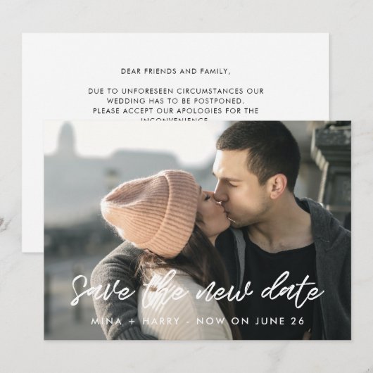Moderne typografische bruiloft Sla de nieuwe datum Aankondiging (Voorkant / Achterkant)