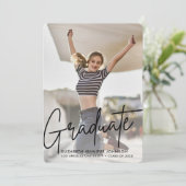 Moderne uitnodiging voor eindexamen met 3 foto's (Staand voorkant)