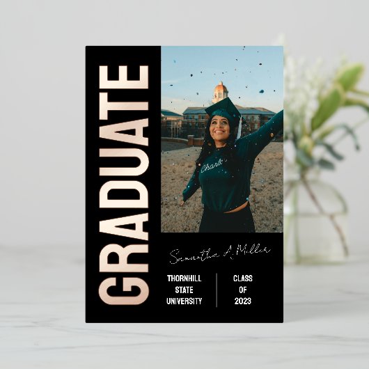 Moderne uitnodiging voor Folie Afstuderen van vert (Staand Voorkant)