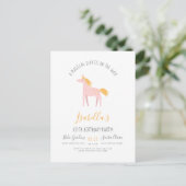 Moderne Unicorn & Faux Gold Rainbow Birthday Party Uitnodiging Briefkaart (Staand voorkant)