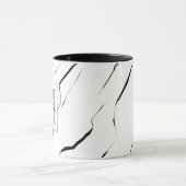 Moderne, unieke zwarte witte marmer monogram mok (Midden)
