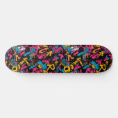 Moderne Urban Graffiti Grunge Patroon Skateboard (Horizontaal)