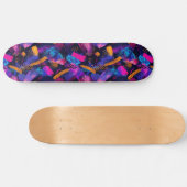 Moderne Urban Graffiti Grunge Patroon Skateboard (Horizontaal)